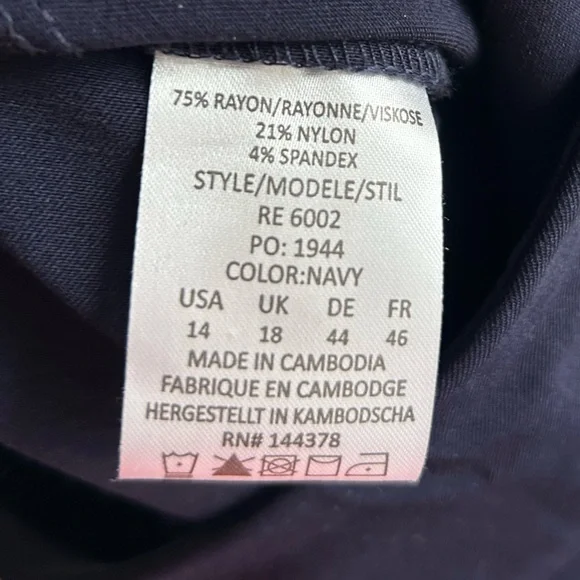 Rekucci Women’s Navy Capri Pants W/Button Detail Size 14 - Picture 5 of 7